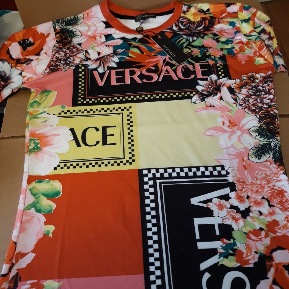 V tshirt